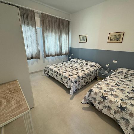 App4Rent Villa Zanetti - Appartamenti Con Spiaggia Privata Frontemare ลิโดดิเยโซโล ภายนอก รูปภาพ